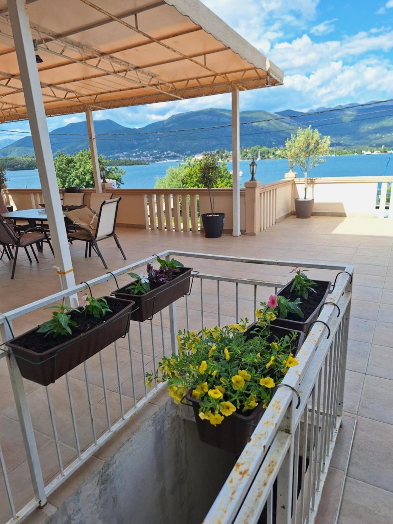 Apartments Klakor Ps Tivat Exterior foto